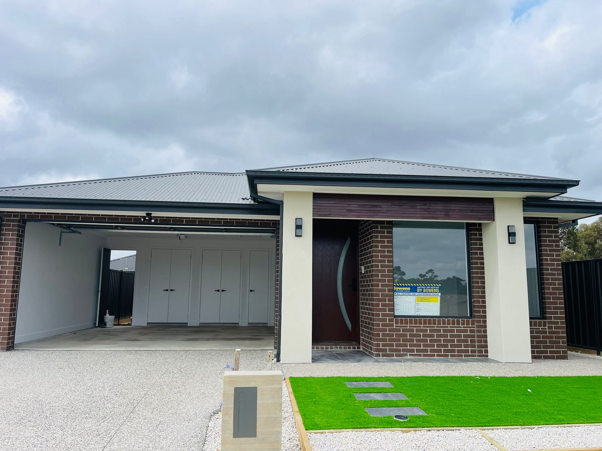 33 Elaine Street TARNEIT VIC
